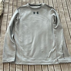 Boys SZ YMD COLDGEAR UNDER ARMOUR light gray long sleeve shirt